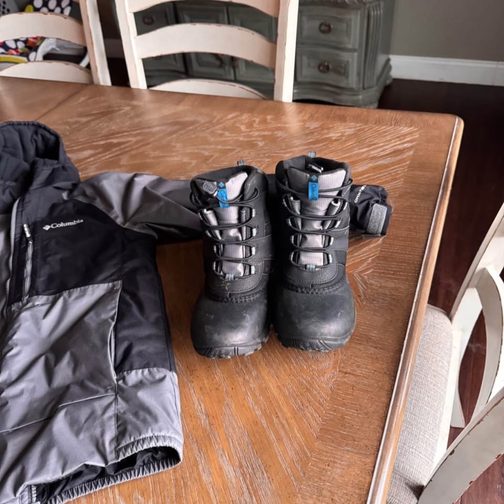 Columbia Two-Tone Jacket and Boots Set